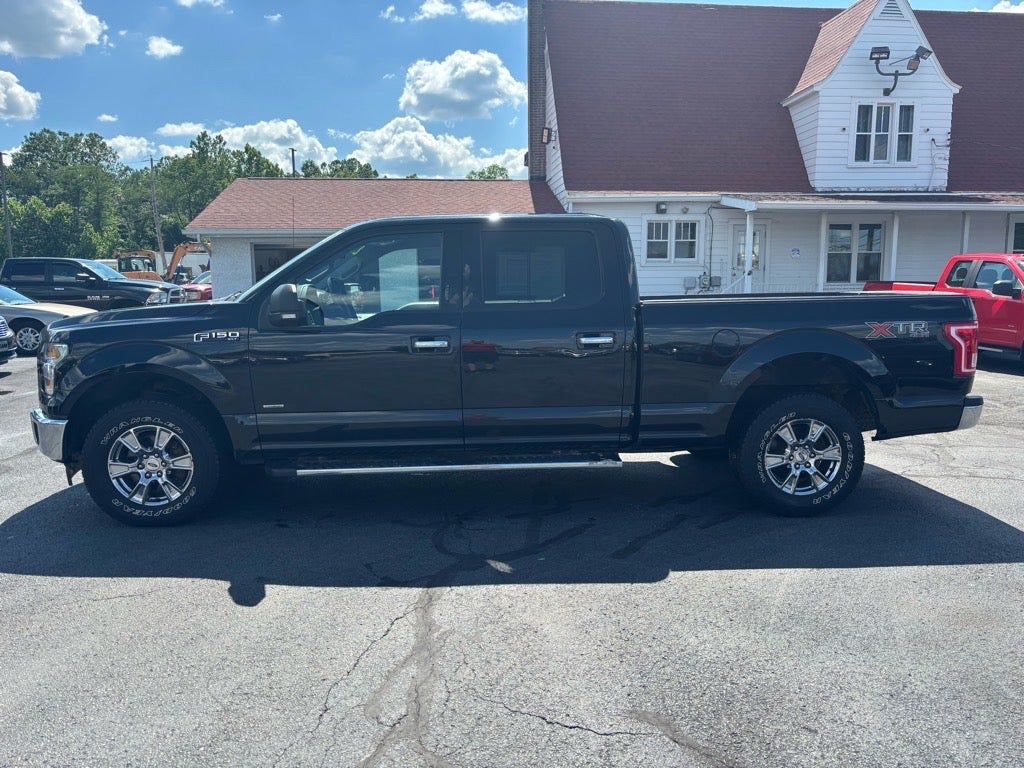 2017 Ford F-150 — interior view
