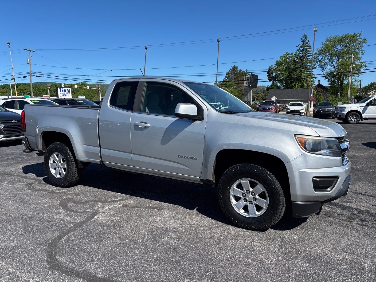 2018 Chevrolet Colorado 2WD Work Truck in Silver Ice Metallic — front three-quarter view