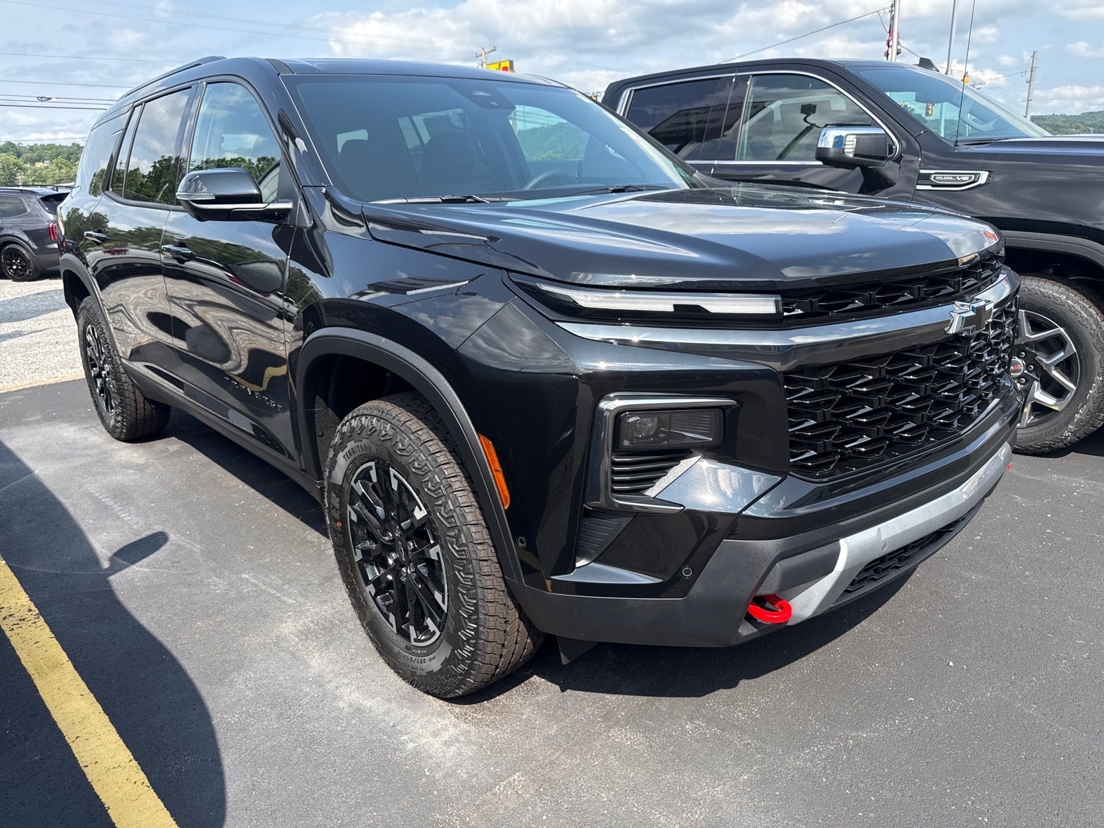 2026 Chevrolet Traverse Z71 in Mosaic Black Metallic — front three-quarter view