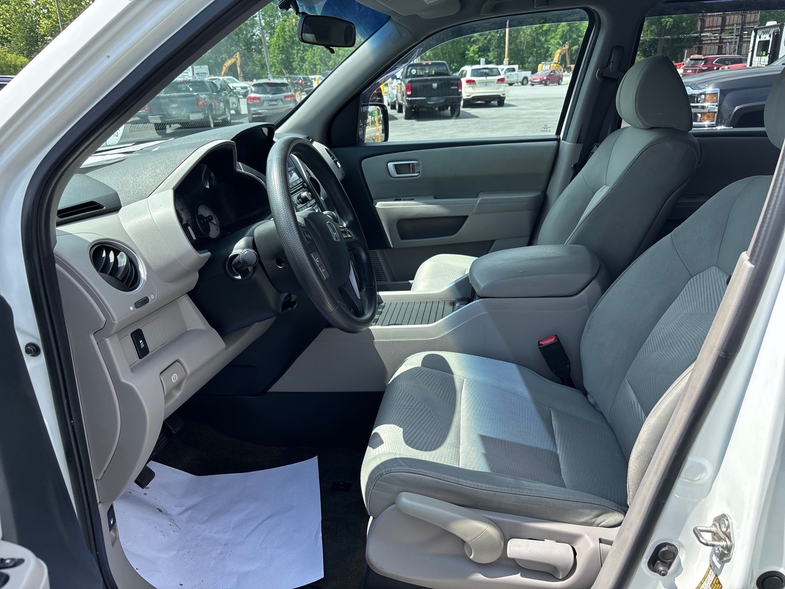 2014 Honda Pilot — interior view