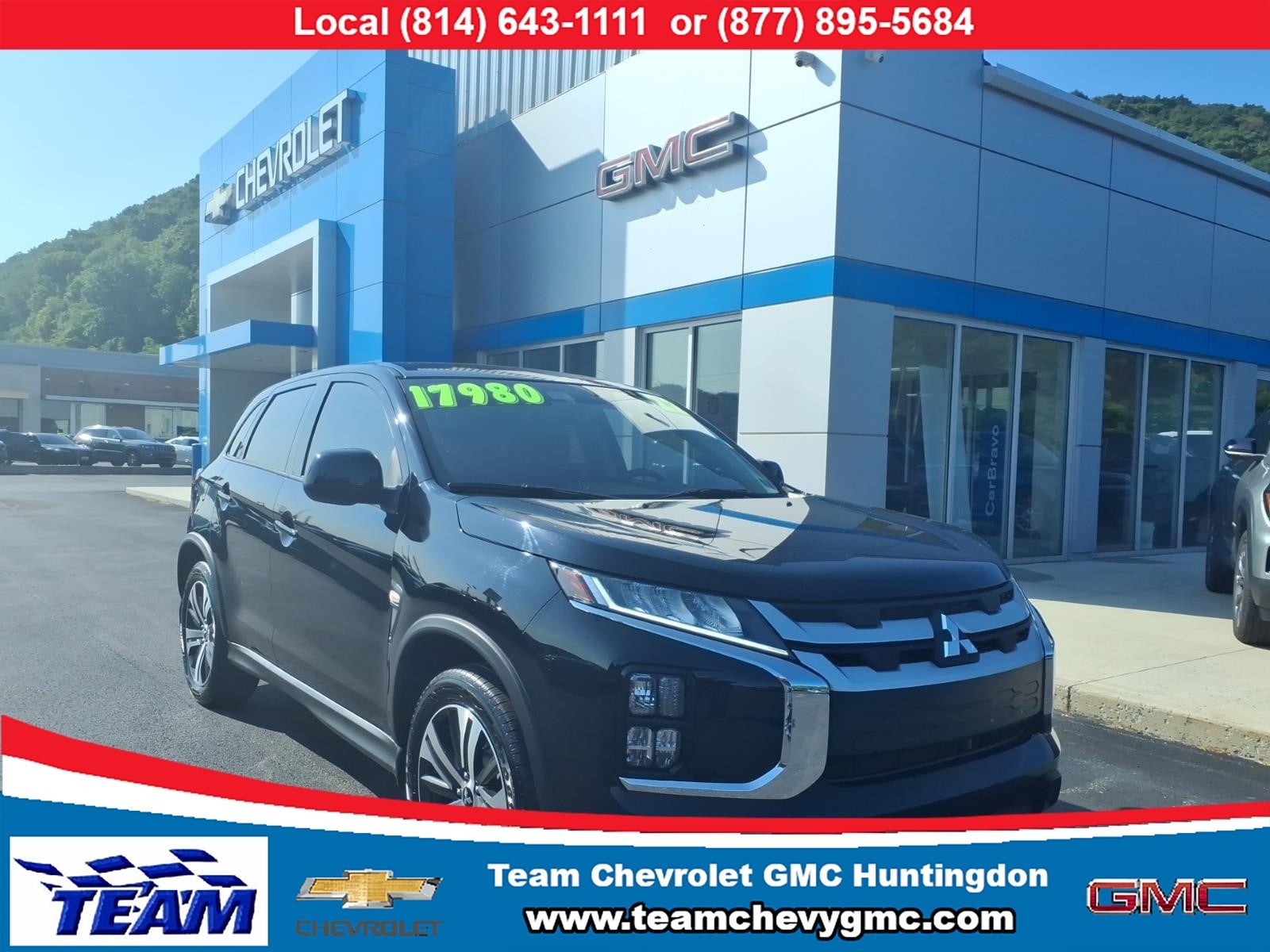2022 Mitsubishi Outlander Sport 2.0 ES AWC in Black — front three-quarter view